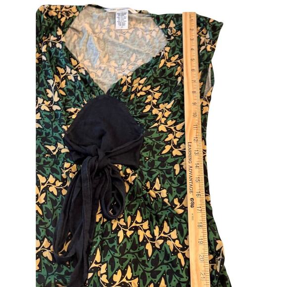 Diane von Fürstenberg Silk Blend Floral Tie-Front Top Size M Leaf Print GUC - Picture 12 of 12